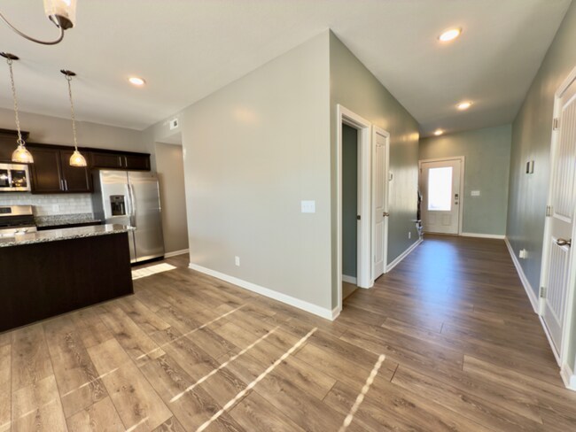 Building Photo - 1325 Millet Dr