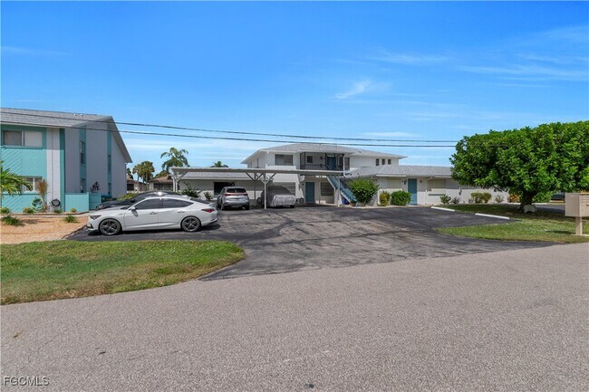 Building Photo - 1011 SE 40th St