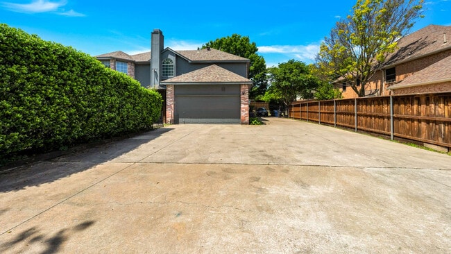 Building Photo - 3209 Normandy Dr