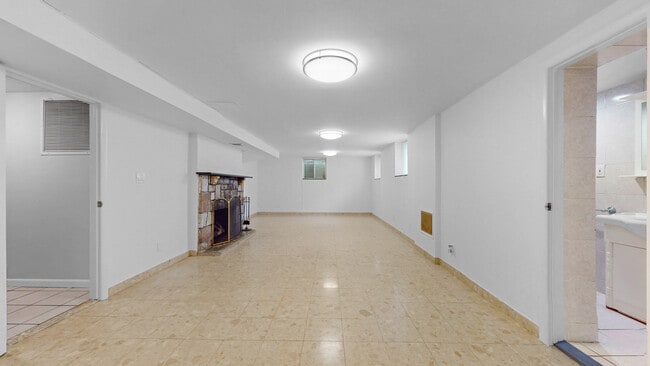 Building Photo - 18284 Radnor Rd