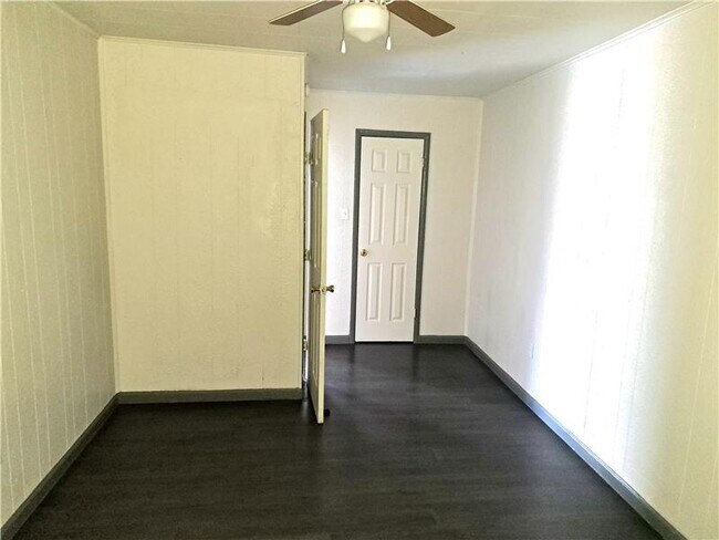 Building Photo - 101 Lawson St