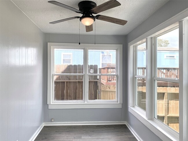 Building Photo - 2371 Broadway St