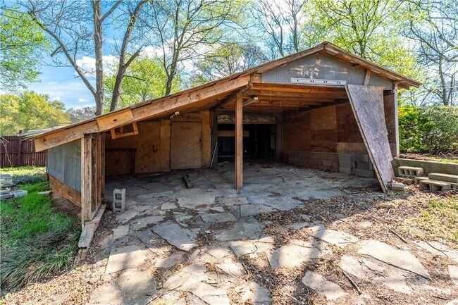 Building Photo - 2656 Jackson Trail Rd