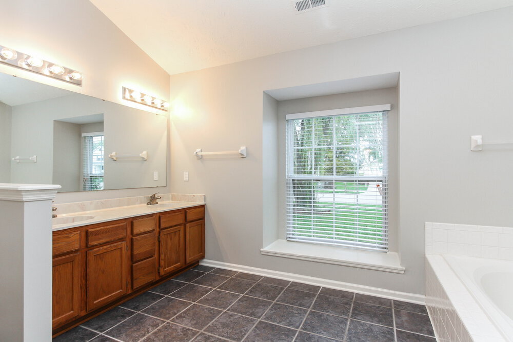 Building Photo - 401 Creekstone Dr