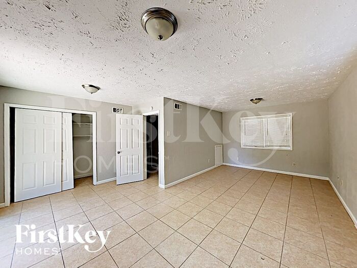 Building Photo - 18623 Bridoon Dr