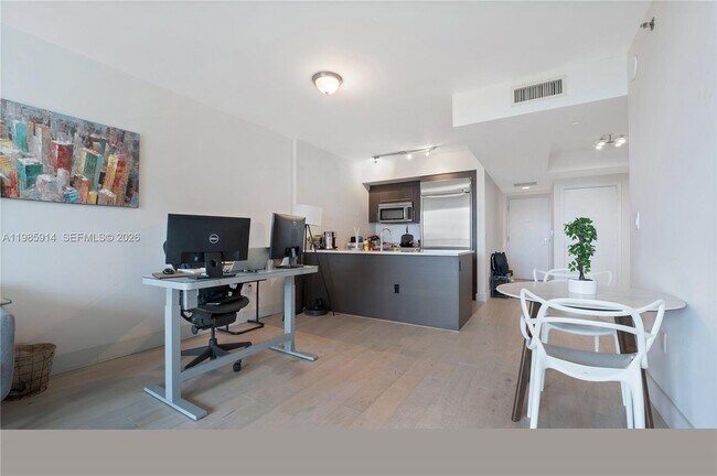 Building Photo - 500 Brickell Ave