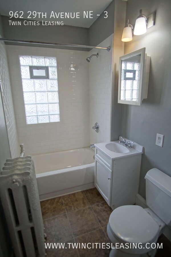 Building Photo - 962 29th Ave NE