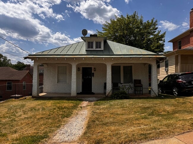 Building Photo - 105 Shamrock Rd
