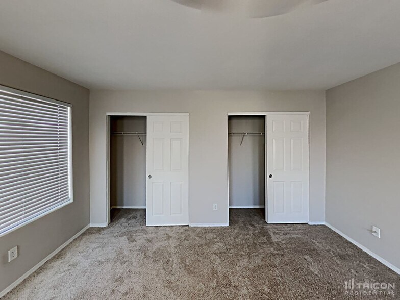 Building Photo - 1062 Coronado Peak Ave