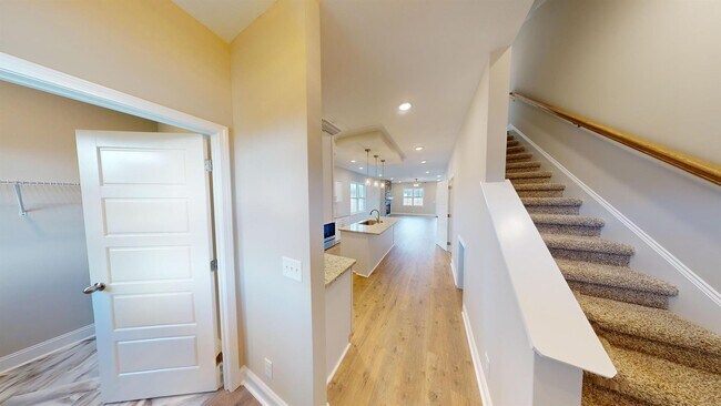 Building Photo - 3 bedrooms almost brand new house