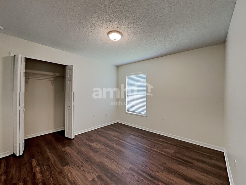 Building Photo - 5251 Silver Thistle Ln