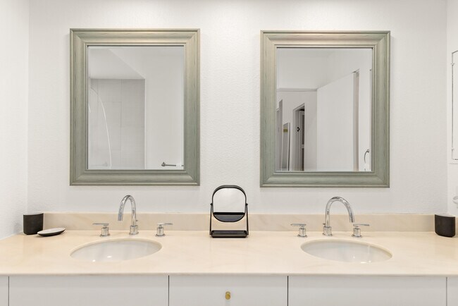 Building Photo - 46642 Arapahoe Cir