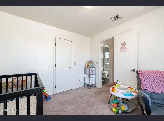 Building Photo - Spacious 3BR Townhome in Tucson