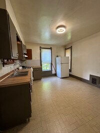 Building Photo - 750 8th St