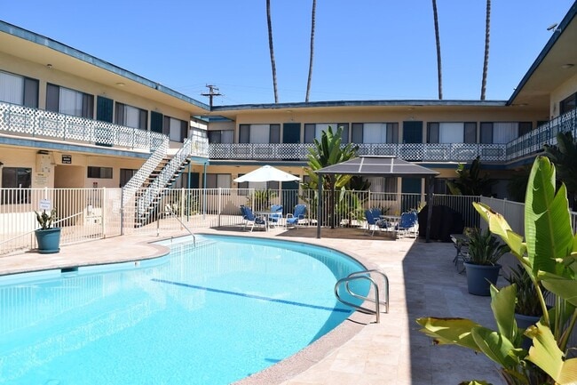Building Photo - Gardena Capri