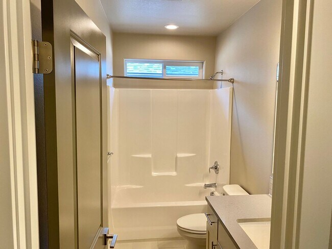 Building Photo - 61357 SE Matthew St