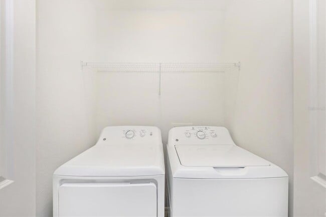 Building Photo - 12280 Wellen Golf St