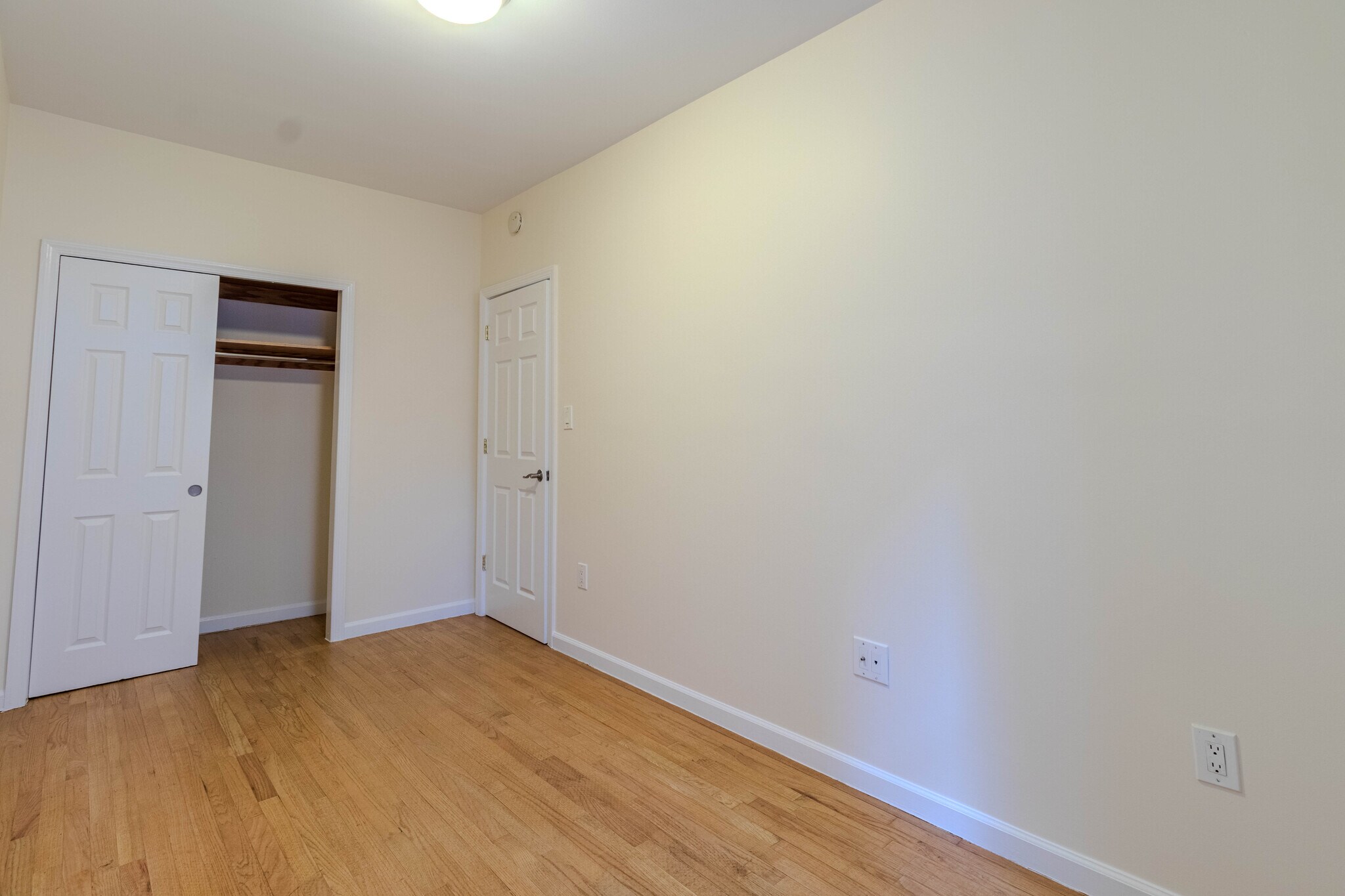 Building Photo - 321 E 51st St