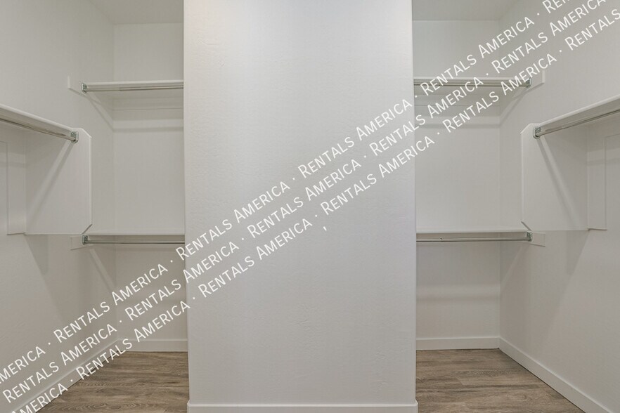 Building Photo - 35024 N Palm Dr