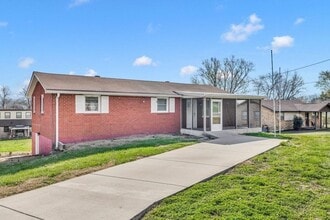 Building Photo - 210 Williamsburg Rd