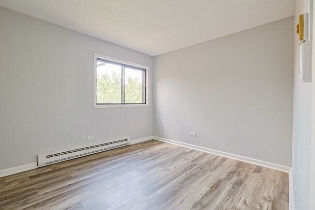 Building Photo - 210 Klein Creek Ct
