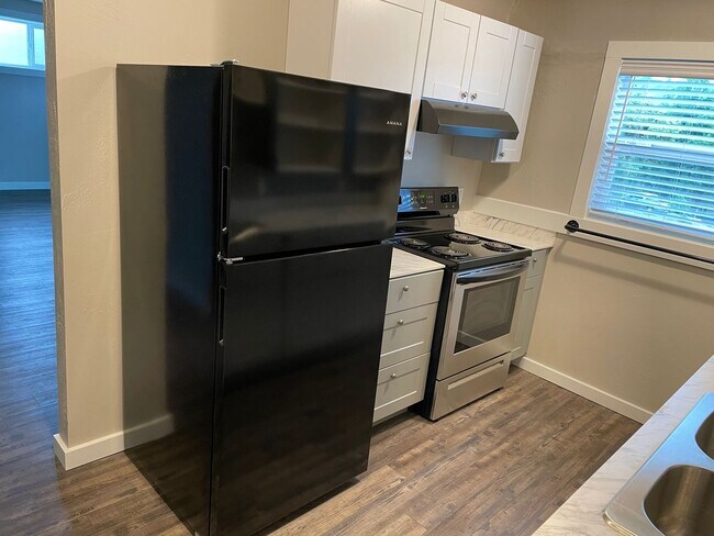 Building Photo - EICB1055