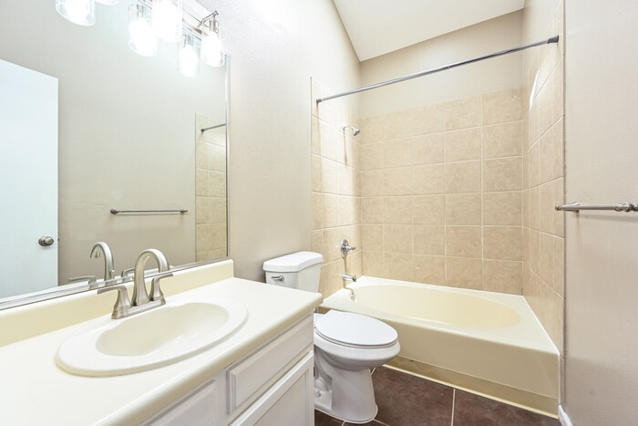 Building Photo - 3577 S Halifax Way