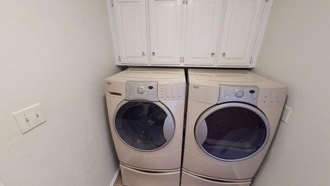 Building Photo - 802 N Juniper St