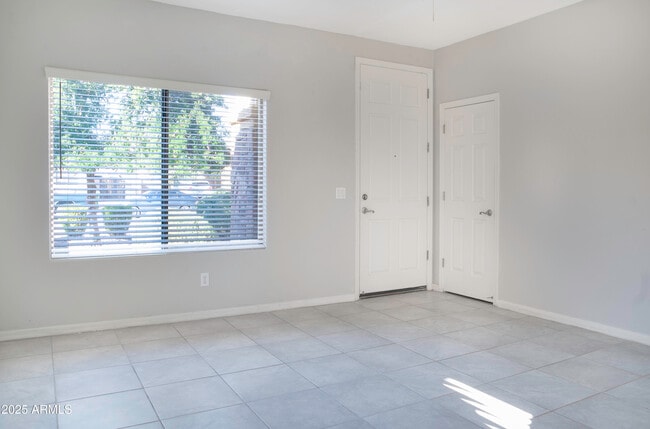 Building Photo - 42193 W Ramona St