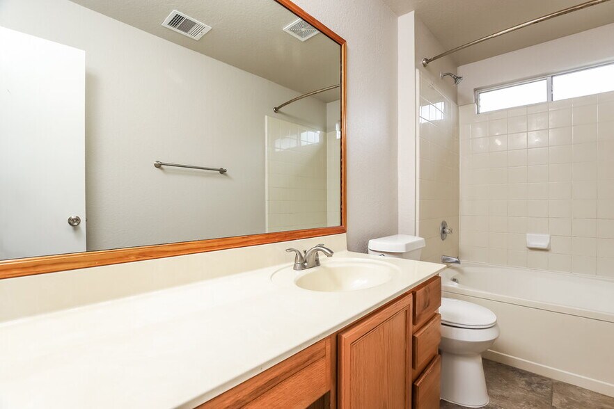 Building Photo - 7858 Hedrick Farm