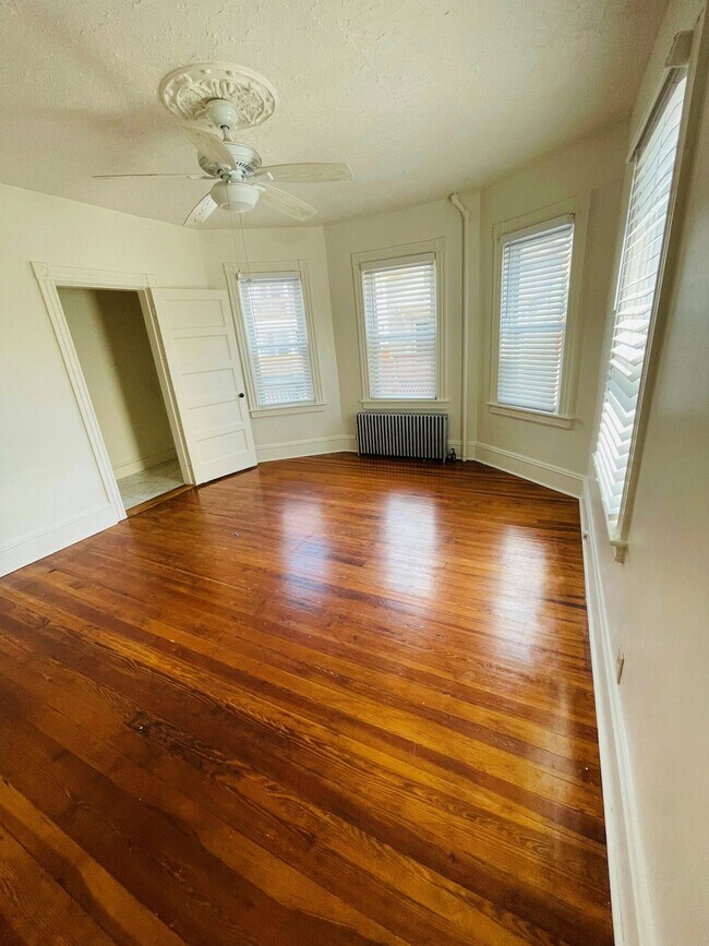 Building Photo - 134-136 Ruggles Street, Unit 1