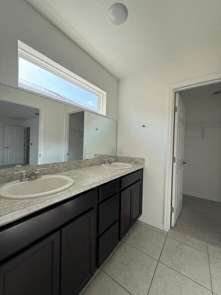 Building Photo - 188 Holly Village Dr