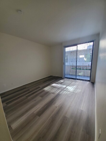 Building Photo - 4343 Whitsett Ave