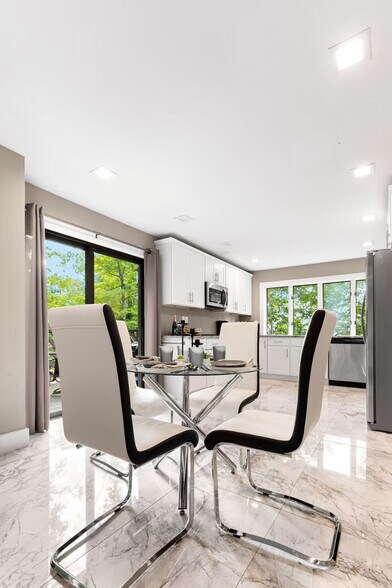Building Photo - 1099 NY-17M