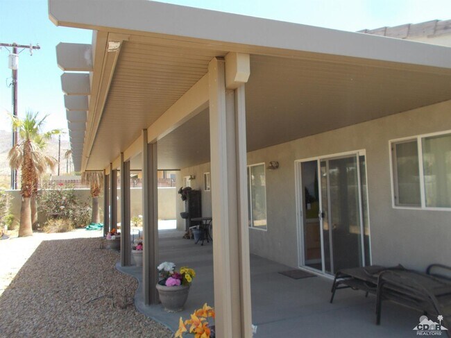 Building Photo - 9641 Vista Del Valle