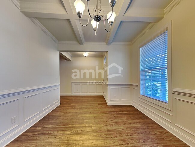 Building Photo - 111 Doral Blue Dr