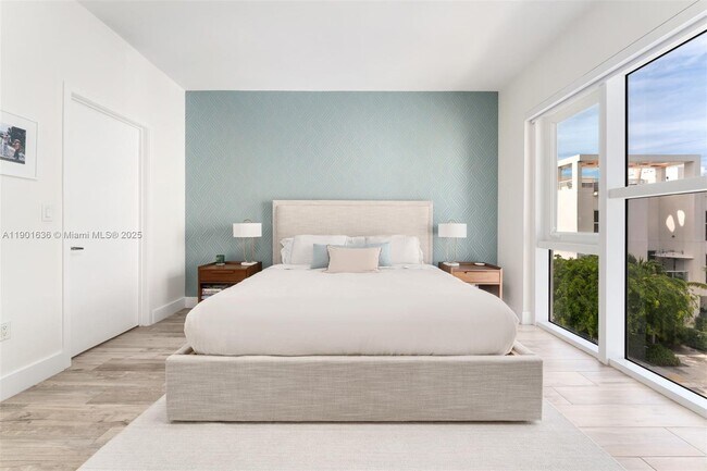 Building Photo - 455 NE 39th St