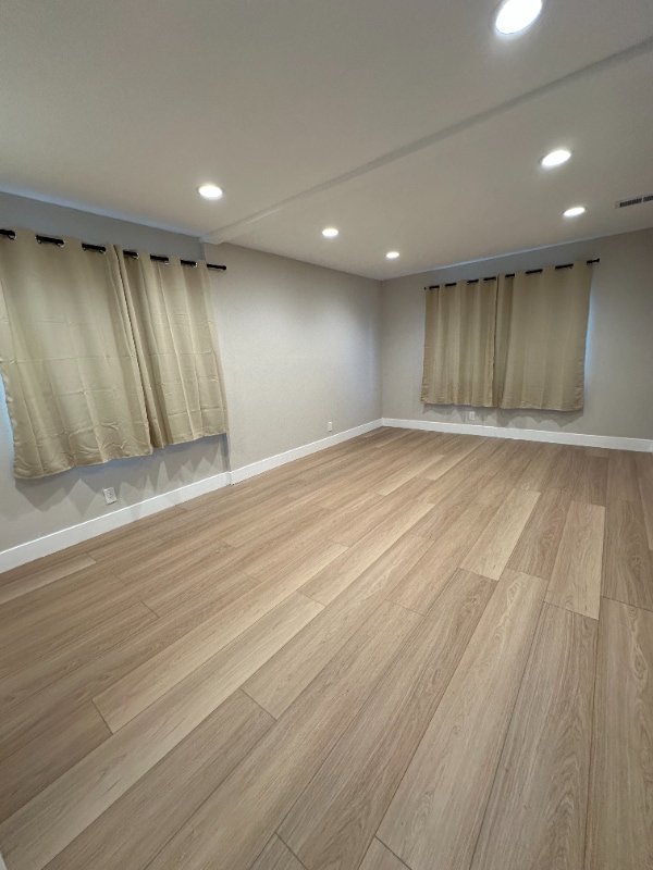 Building Photo - 276 Lippert Ave