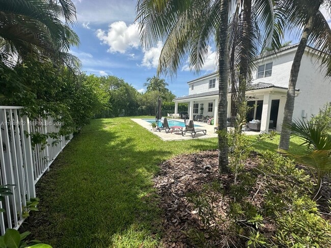 Building Photo - 1063 Sunflower Cir