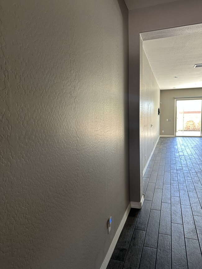 Building Photo - 7471 E Paraiso Dr