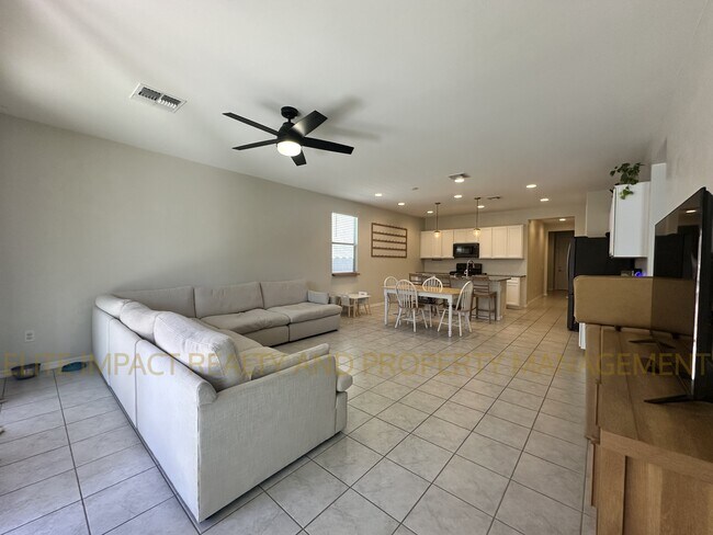 Building Photo - 6652 E Via Arroyo Largo