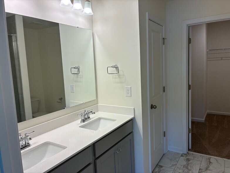 Building Photo - 275 Harpers Run Ln