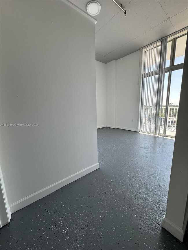 Building Photo - 2100 Van Buren St