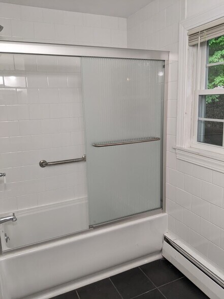 Primary Photo - 409 Lowell Ave