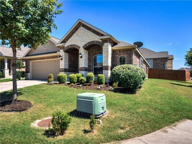 Building Photo - 701 Cardenas Ln