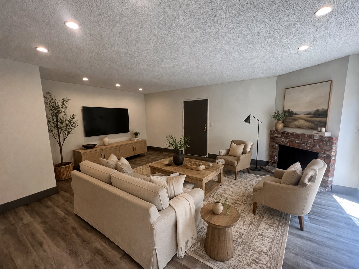 Building Photo - 1444 Centinela Ave