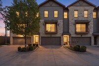 Building Photo - 1333 E 41st Pl