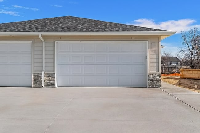 Building Photo - 37-39 S Drifter Loop