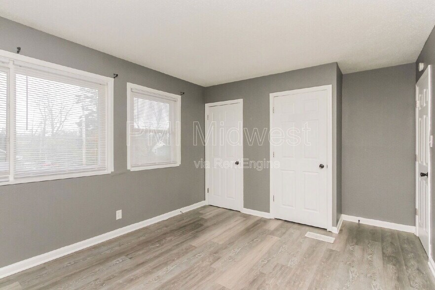 Building Photo - 6060 E 16th St