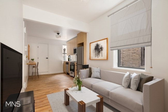 Building Photo - 260 West 16th Street